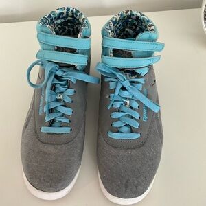 Classic high-top Reebok sneakers Sz 7